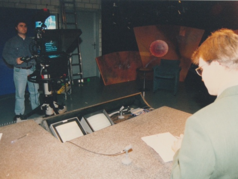 1996: Unmittelbar vor der allerersten Live-Sendung von TeleBärn