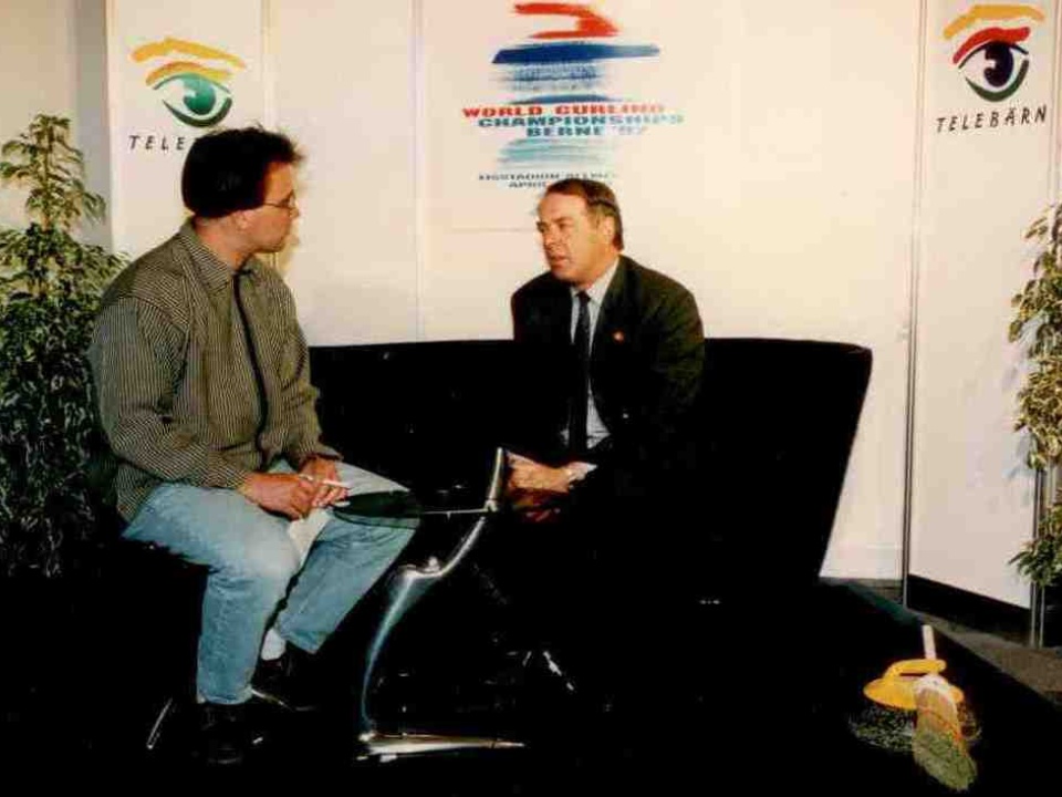 Curling-WM 1997: Adolf Ogi im Aussenstudio